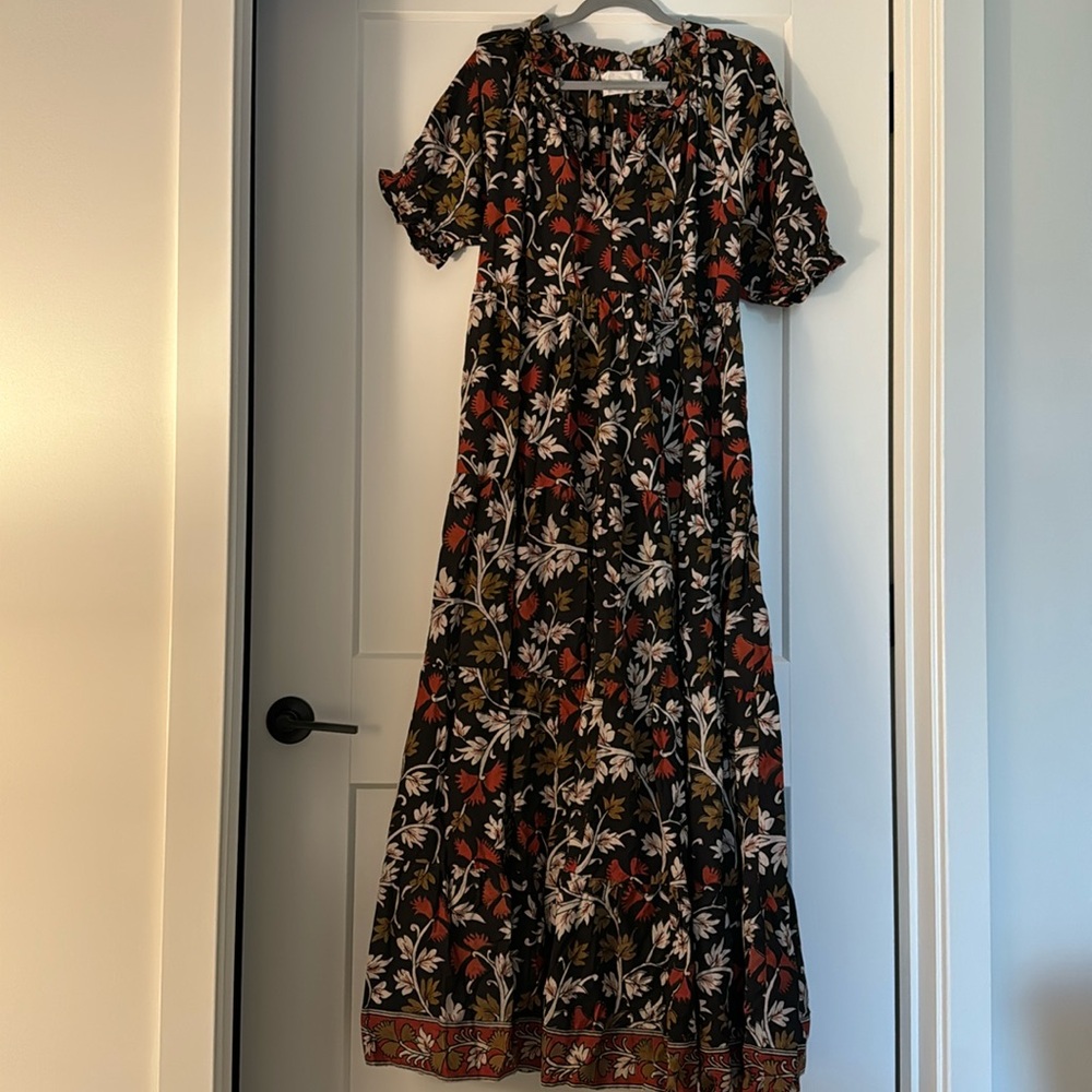 New women dress with elegant sleeves. Very comfortable.